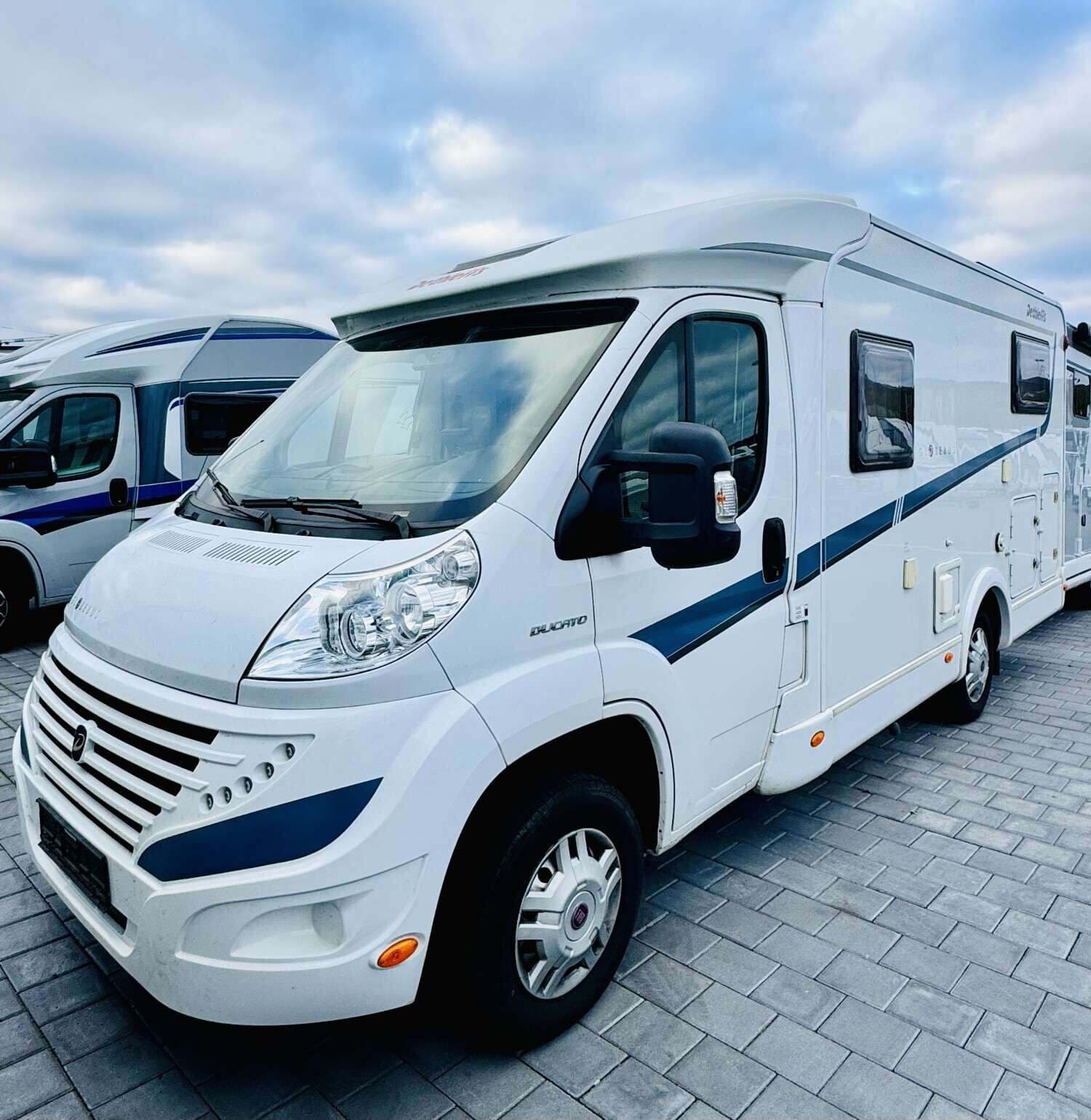 Wohnmobil Dethleffs T 011 Globebus mit 4 Sitzen und 3 Schlafplätzen